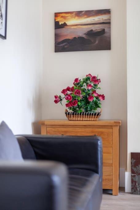 Spacious & Central 3-Bed Flat By Popular Waterloo! ลอนดอน ภายนอก รูปภาพ