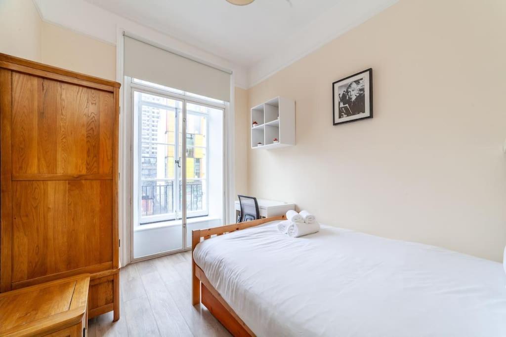 Spacious & Central 3-Bed Flat By Popular Waterloo! ลอนดอน ภายนอก รูปภาพ