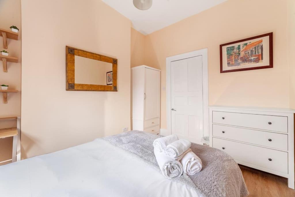 Spacious & Central 3-Bed Flat By Popular Waterloo! ลอนดอน ภายนอก รูปภาพ